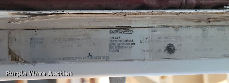 image for item JG9649 1994 Freightliner  fertilizer delivery truck