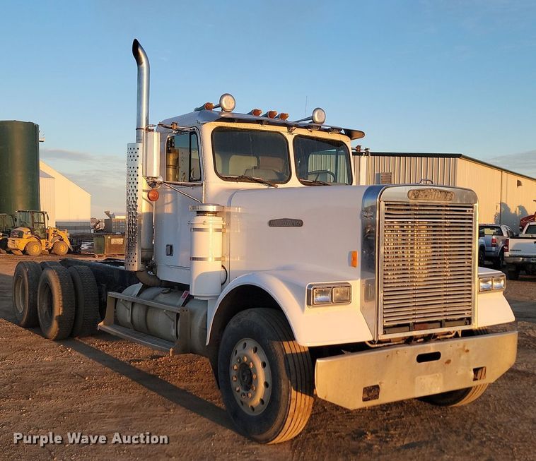 image for item JG9650 1988 Freightliner MB80  truck cab and chassis