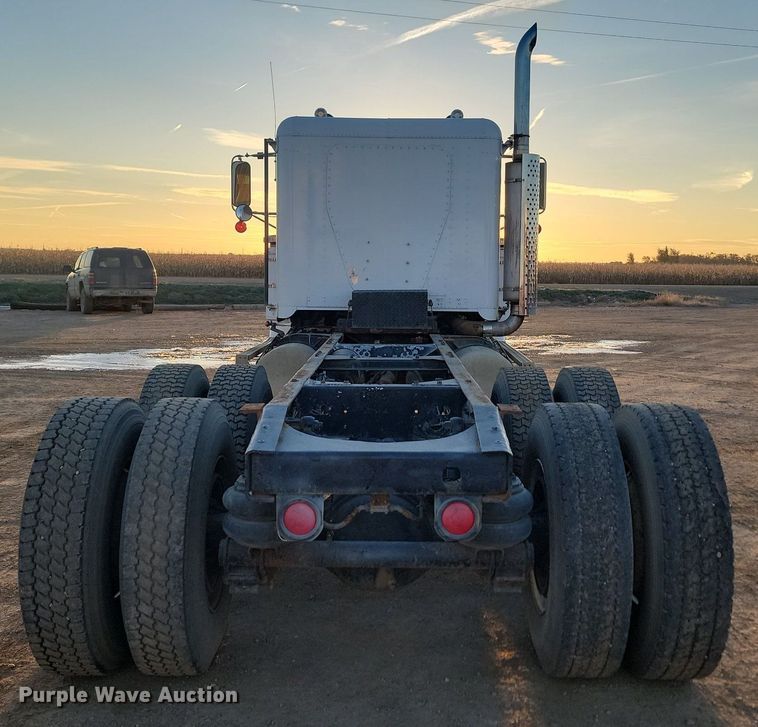 image for item JG9650 1988 Freightliner MB80  truck cab and chassis