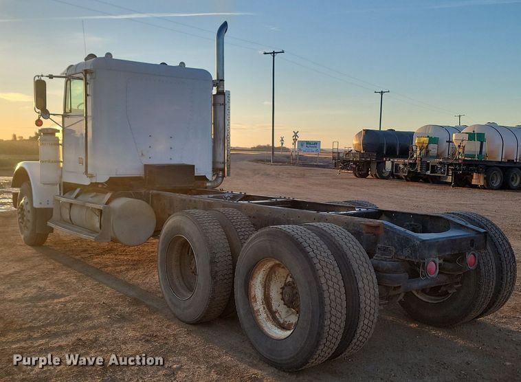 image for item JG9650 1988 Freightliner MB80  truck cab and chassis