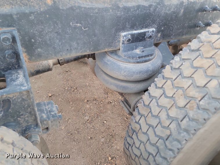 image for item JG9650 1988 Freightliner MB80  truck cab and chassis