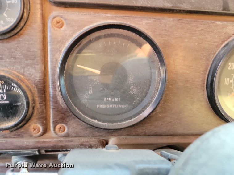 image for item JG9650 1988 Freightliner MB80  truck cab and chassis