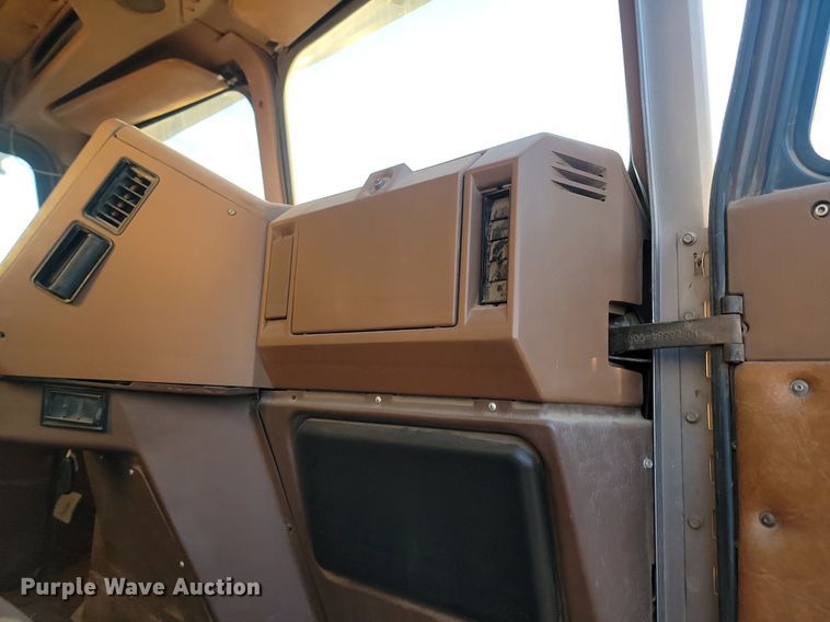 image for item JG9650 1988 Freightliner MB80  truck cab and chassis