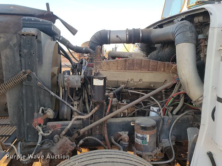 image for item JG9650 1988 Freightliner MB80  truck cab and chassis