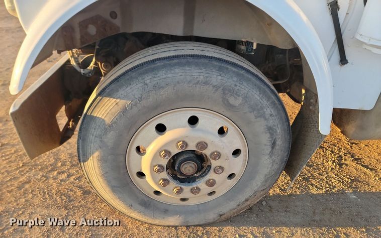 image for item JG9650 1988 Freightliner MB80  truck cab and chassis