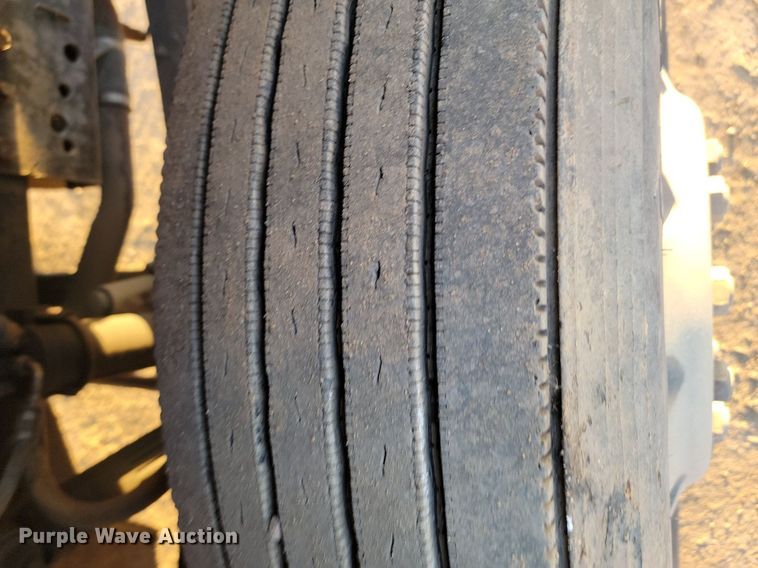 image for item JG9650 1988 Freightliner MB80  truck cab and chassis