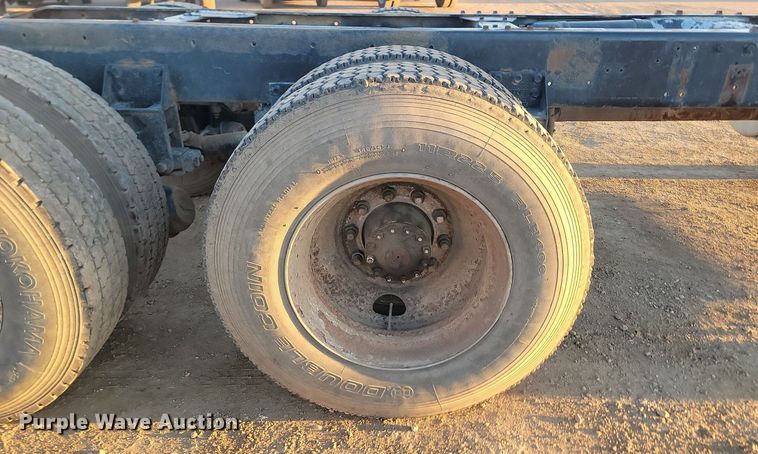 image for item JG9650 1988 Freightliner MB80  truck cab and chassis