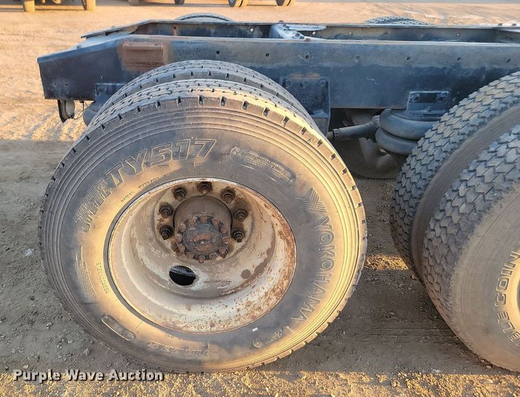 image for item JG9650 1988 Freightliner MB80  truck cab and chassis