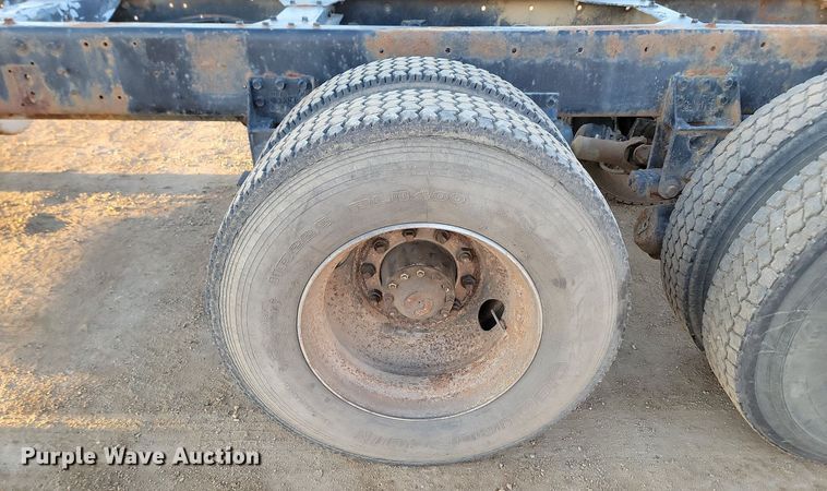 image for item JG9650 1988 Freightliner MB80  truck cab and chassis