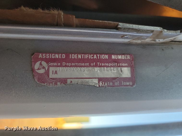 image for item JG9650 1988 Freightliner MB80  truck cab and chassis