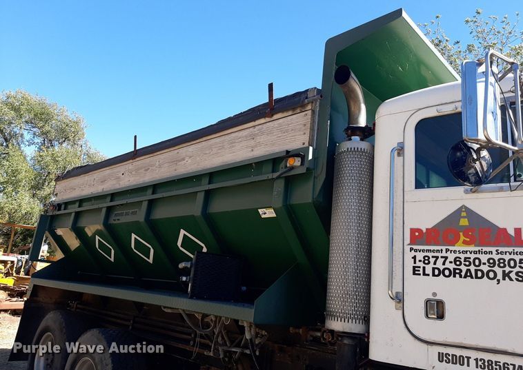 image for item KD9091 1996 Peterbilt 357  applicator truck