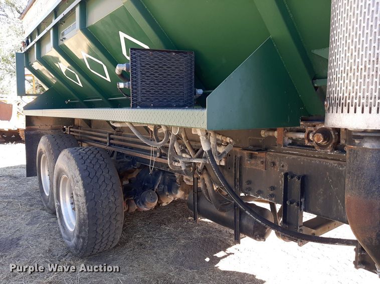 image for item KD9091 1996 Peterbilt 357  applicator truck