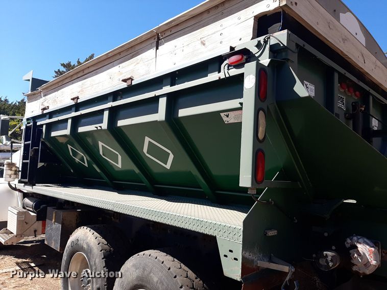 image for item KD9091 1996 Peterbilt 357  applicator truck