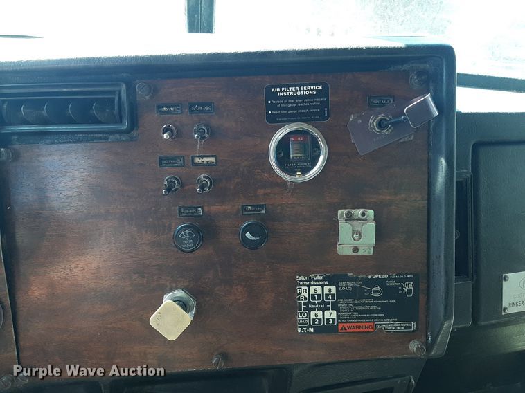 image for item KD9091 1996 Peterbilt 357  applicator truck