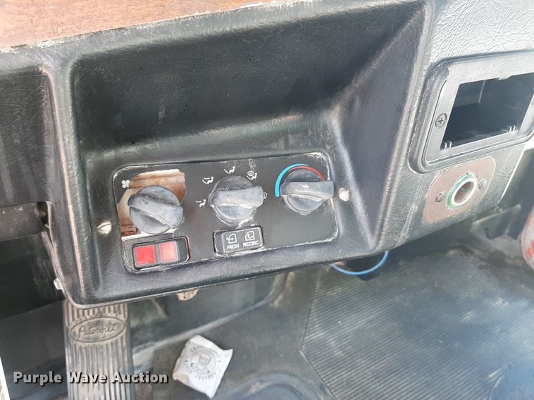 image for item KD9091 1996 Peterbilt 357  applicator truck