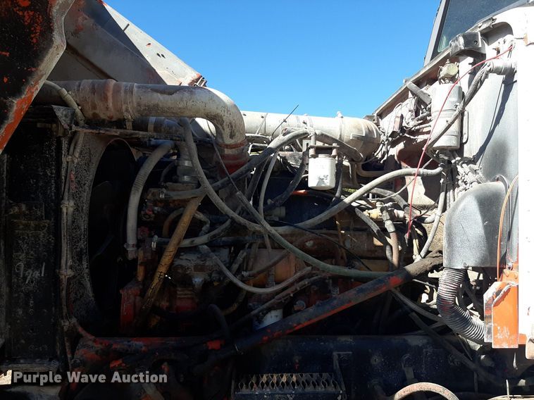 image for item KD9091 1996 Peterbilt 357  applicator truck