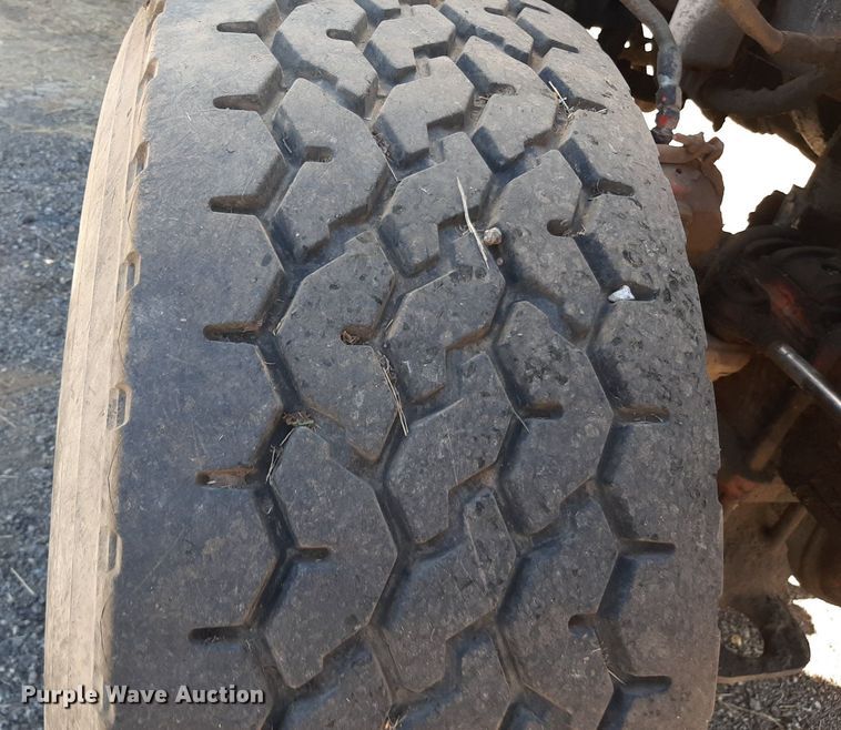 image for item KD9091 1996 Peterbilt 357  applicator truck