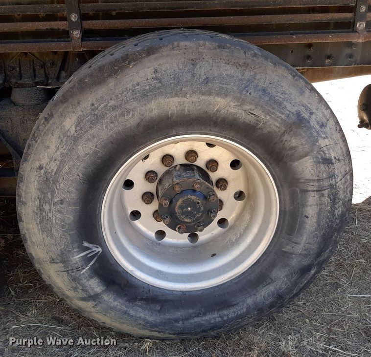 image for item KD9091 1996 Peterbilt 357  applicator truck