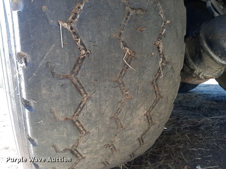 image for item KD9091 1996 Peterbilt 357  applicator truck