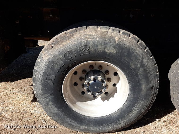 image for item KD9091 1996 Peterbilt 357  applicator truck