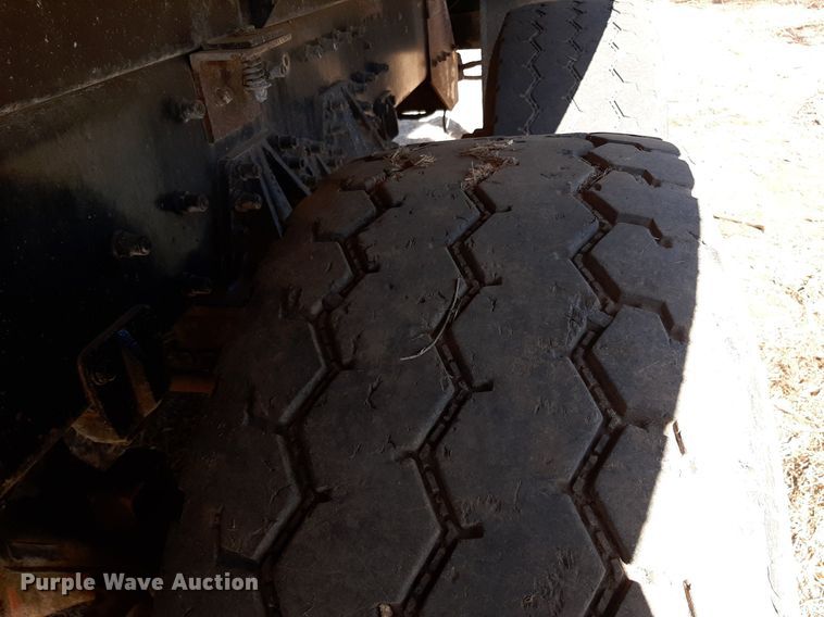 image for item KD9091 1996 Peterbilt 357  applicator truck