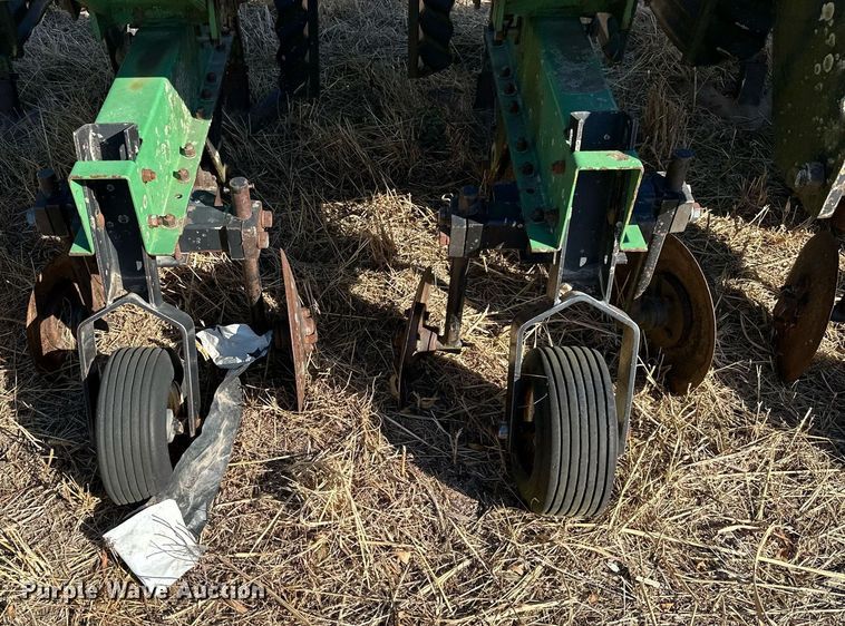 image for item KT9180 Sukup row crop cultivator