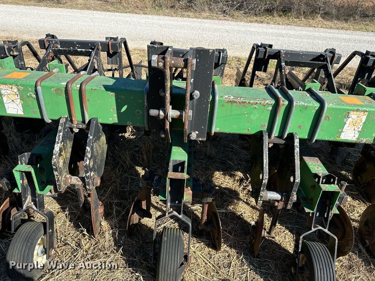 image for item KT9180 Sukup row crop cultivator