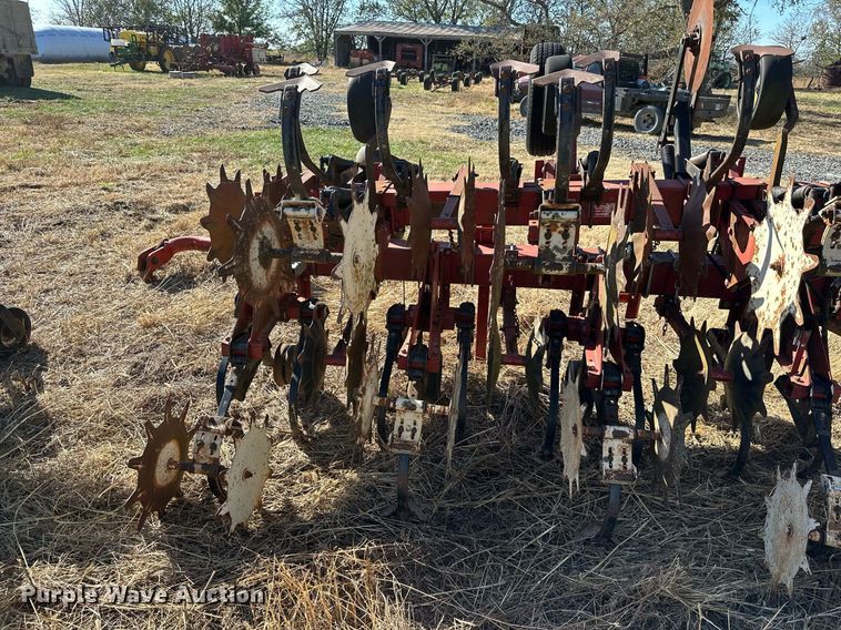 image for item KT9181 Case IH 183  row crop cultivator