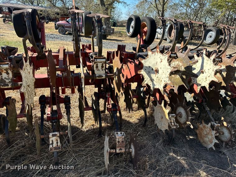 image for item KT9181 Case IH 183  row crop cultivator