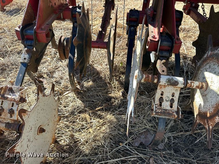 image for item KT9181 Case IH 183  row crop cultivator