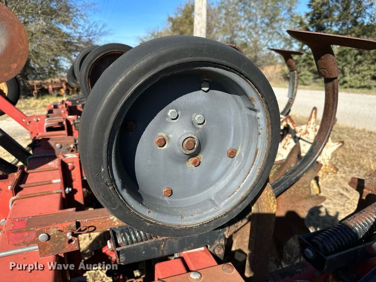 image for item KT9181 Case IH 183  row crop cultivator