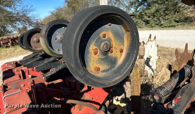 image for item KT9181 Case IH 183  row crop cultivator