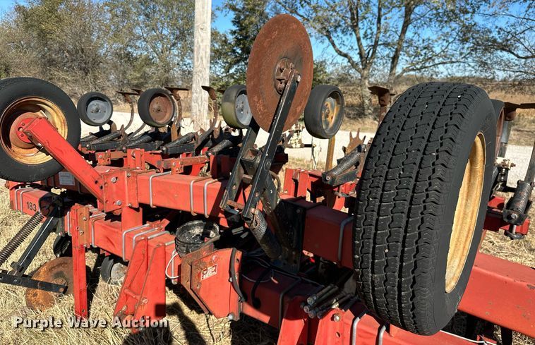 image for item KT9181 Case IH 183  row crop cultivator