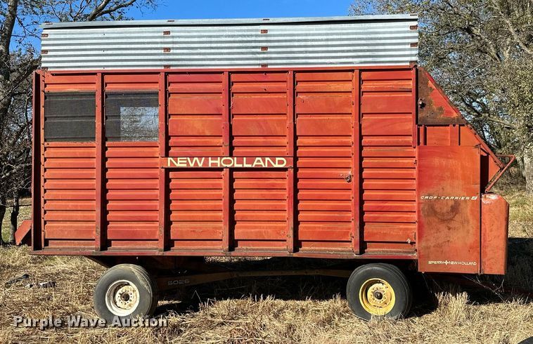image for item KT9182 New Holland 8 silage wagon