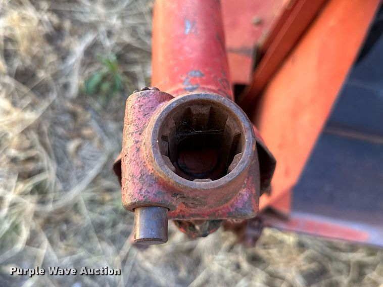 image for item KT9182 New Holland 8 silage wagon