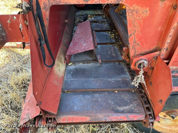 image for item KT9182 New Holland 8 silage wagon