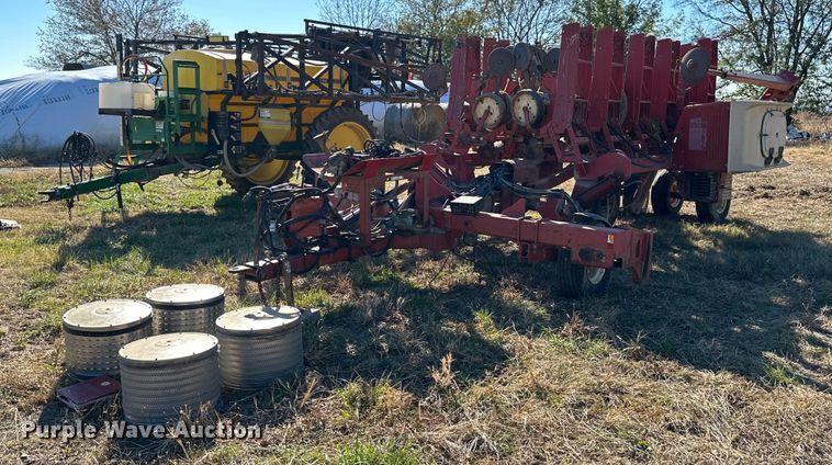 image for item KT9188 International 800  air seeder