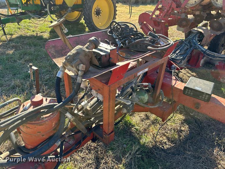 image for item KT9188 International 800  air seeder