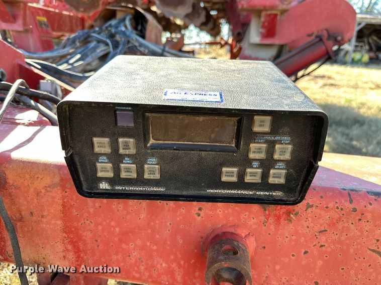 image for item KT9188 International 800  air seeder