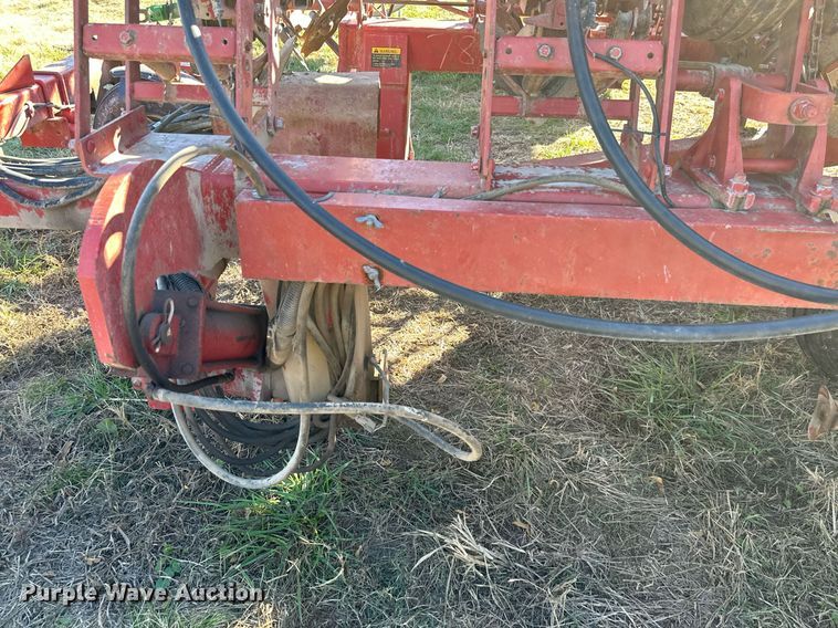 image for item KT9188 International 800  air seeder