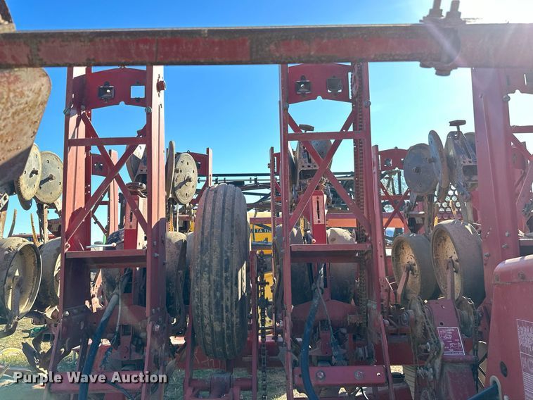 image for item KT9188 International 800  air seeder