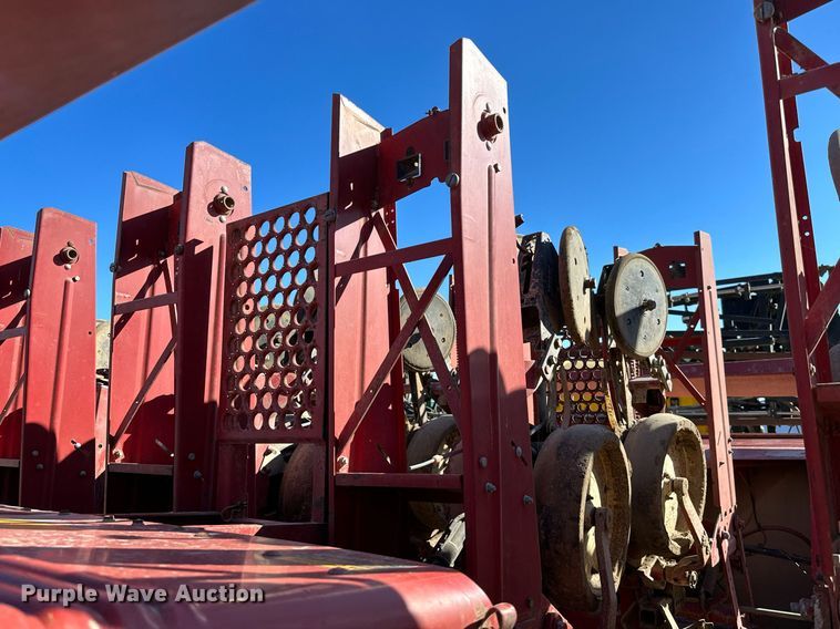 image for item KT9188 International 800  air seeder