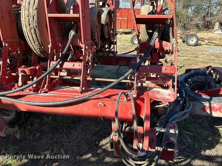 image for item KT9188 International 800  air seeder