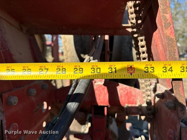 image for item KT9188 International 800  air seeder