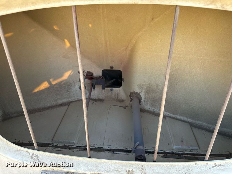 image for item KT9188 International 800  air seeder