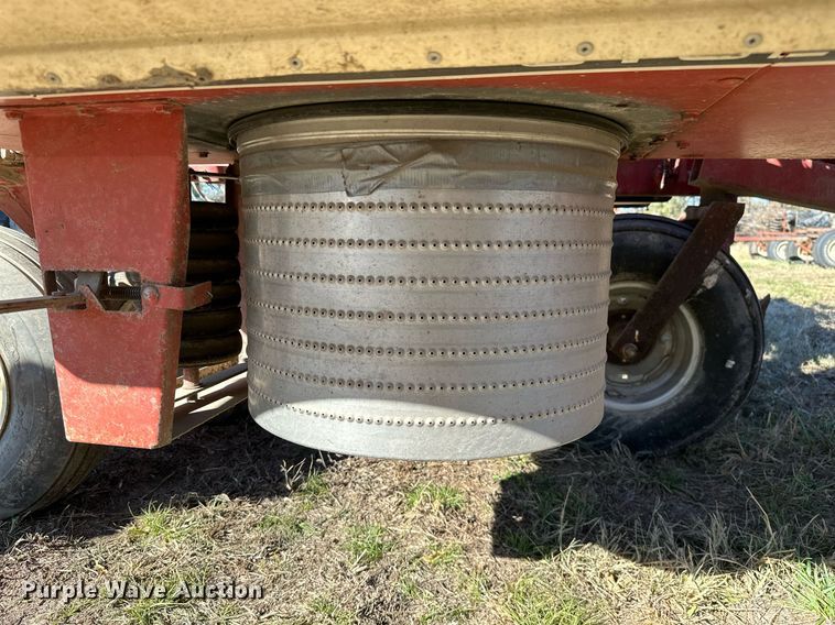 image for item KT9188 International 800  air seeder