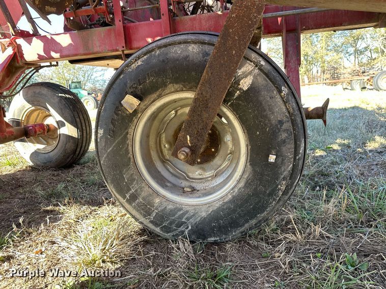 image for item KT9188 International 800  air seeder