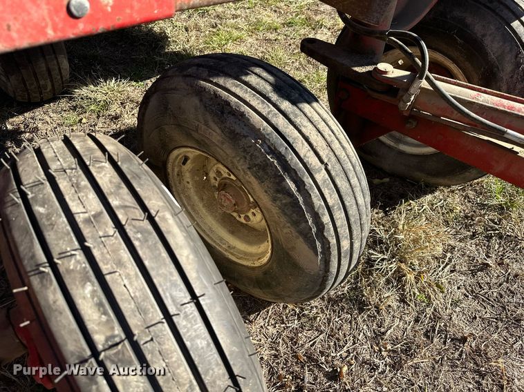 image for item KT9188 International 800  air seeder