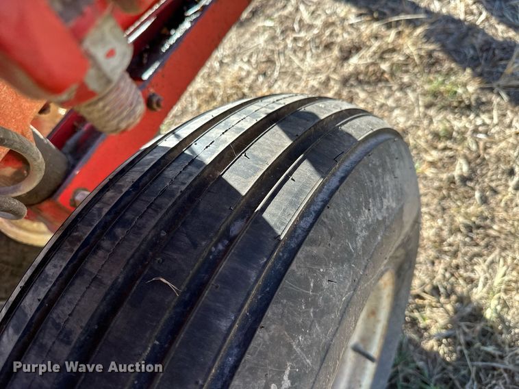 image for item KT9188 International 800  air seeder