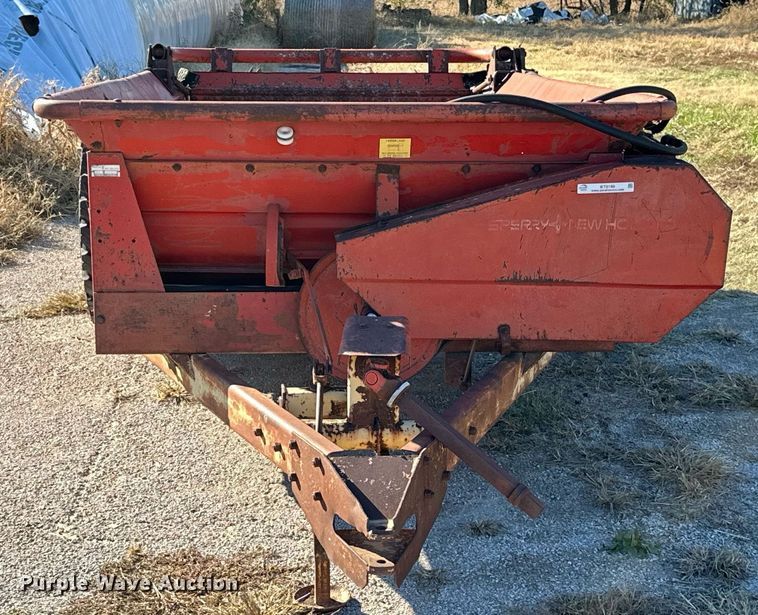 image for item KT9190 New Holland 518 manure spreader